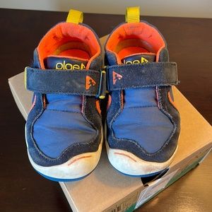 Like new Plae toddler size 7 sneakers. Ty. Navy and orange. Original box.
